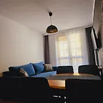 Krysztal A10, Garaz